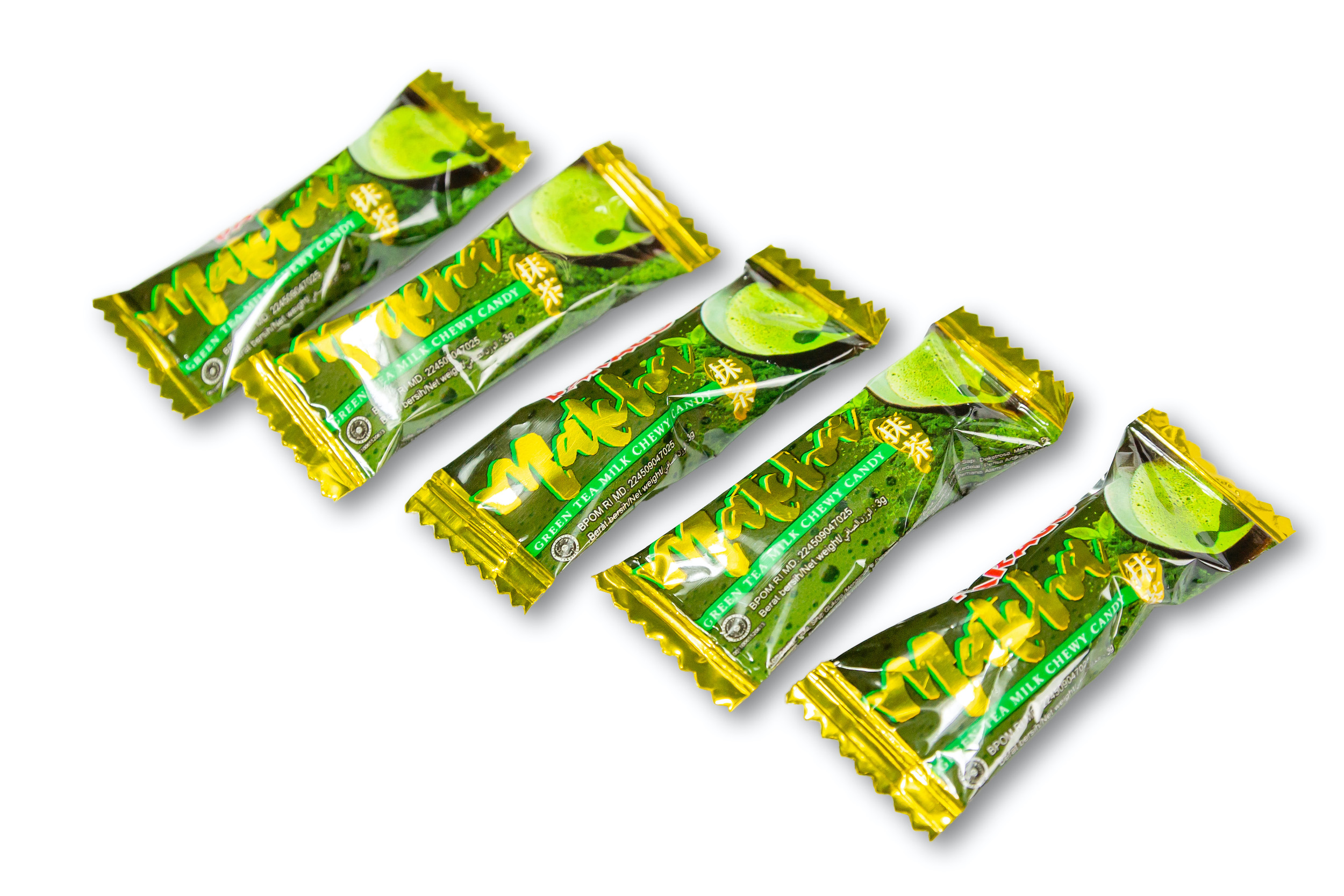 A chewy, non-stick candy loved by adults and kids, made from authentic Japanese matcha powder and natural plant colorant. Cholesterol and fat free, it is a delicious and healthy snack which will give you a deep, satisfying experience from the harmonious blend of matcha powder and milk. With its not overly sweet flavour and smooth texture, Parago Chewy Matcha is a special treat that will make any occasion sweeter.   Ingredients Sugar, Glucose syrup (contains Sulphite preservative), Milk Powder, Beef Gelatine stabilizer, Dextrose, Butter, Modified Starch, Matcha Extract (1%), Salt, Nature Identical Matcha Flavour, Soya Lecithin emulsifier, Artificial Vanilla Flavour, Natural Colourant Copper Chlorophyllin CI. 75815 (contains Antioxidant Tocopherol, Natural Sweetener Sorbitol)  Package content - 10bags @90g @3g - 12cans @120g @3g - 20bags @120g @3g